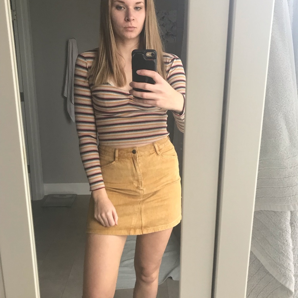 Size medium guess skirt